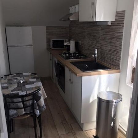 Joli Studio 21 M2 Avec Parking Prive Leilighet Aix-les-Bains Eksteriør bilde